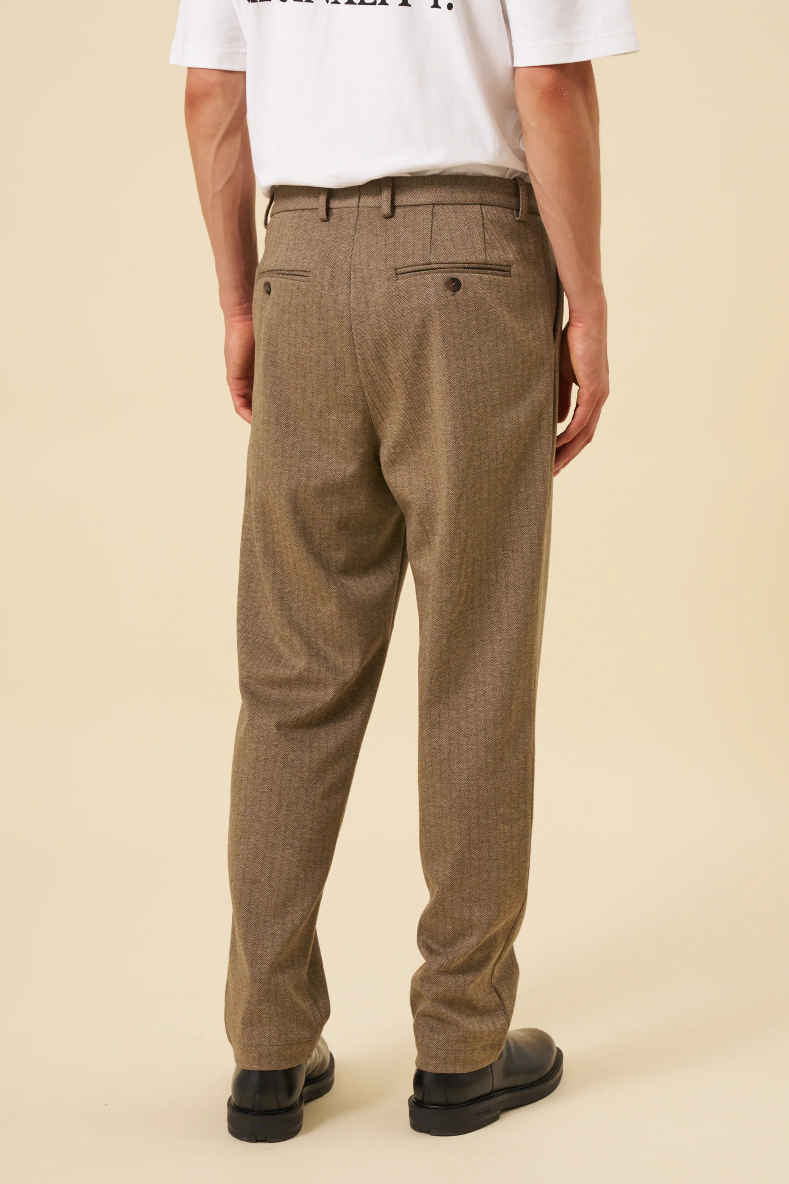 PLEAT HERRINGBONE TROUSER - OLIVE - Image 5