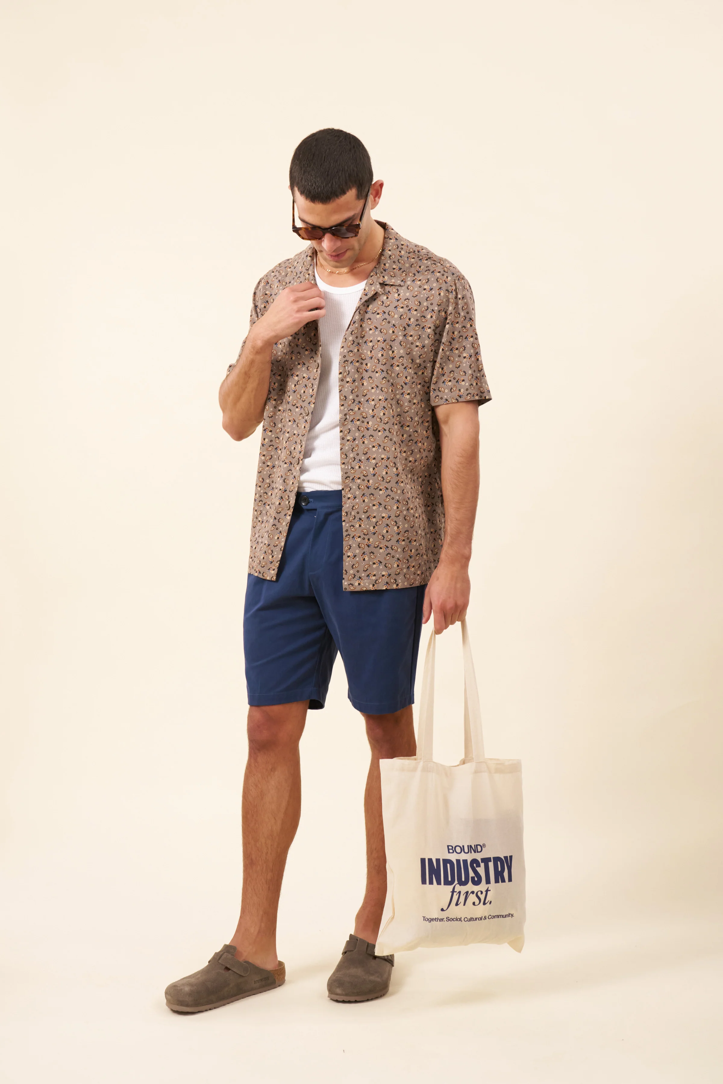 PLEAT SMART CANVAS SHORTS - NAVY - Image 3