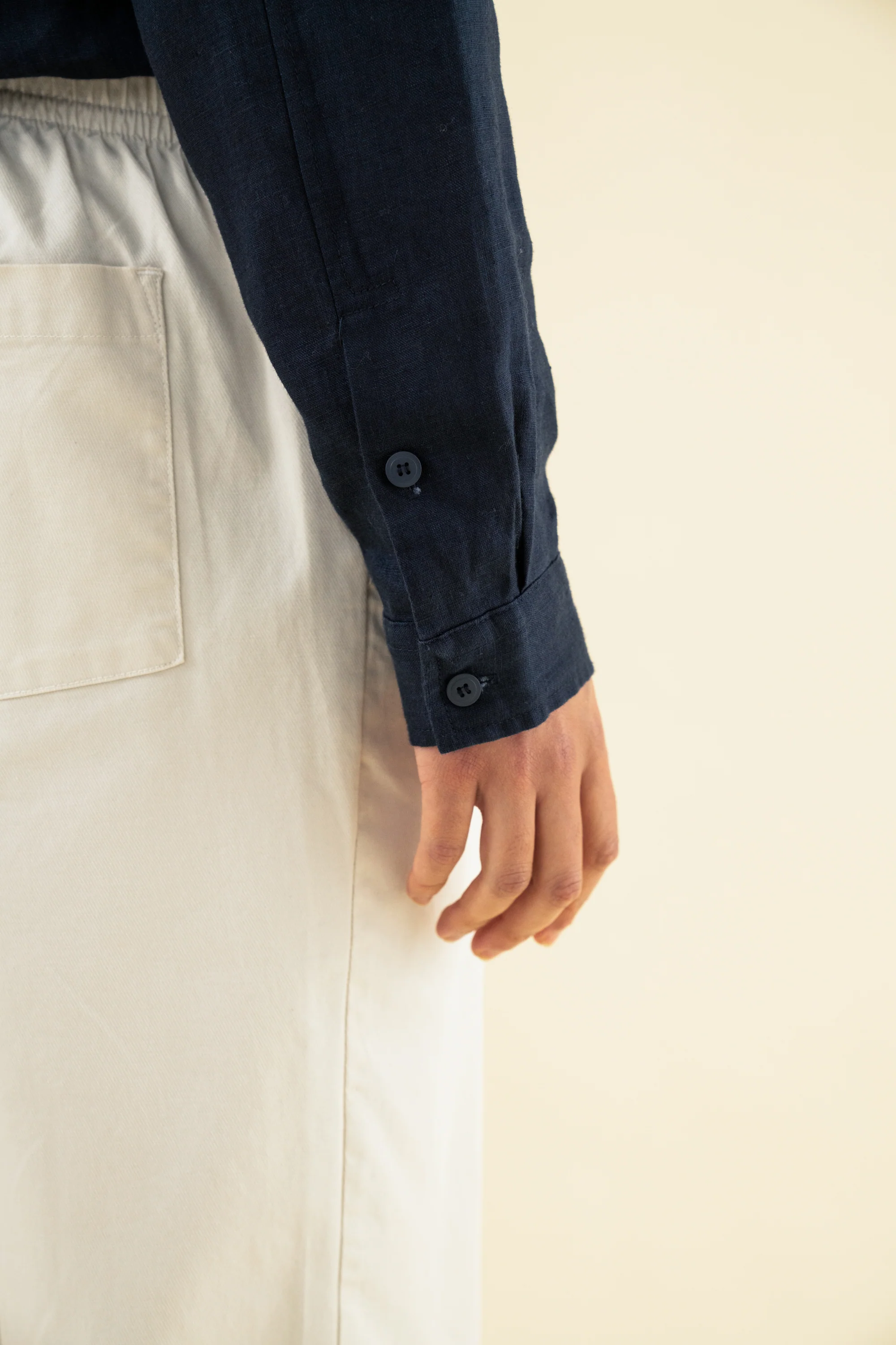 PREMIUM LINEN LONGSLEEVE SHIRT - NAVY - Image 8
