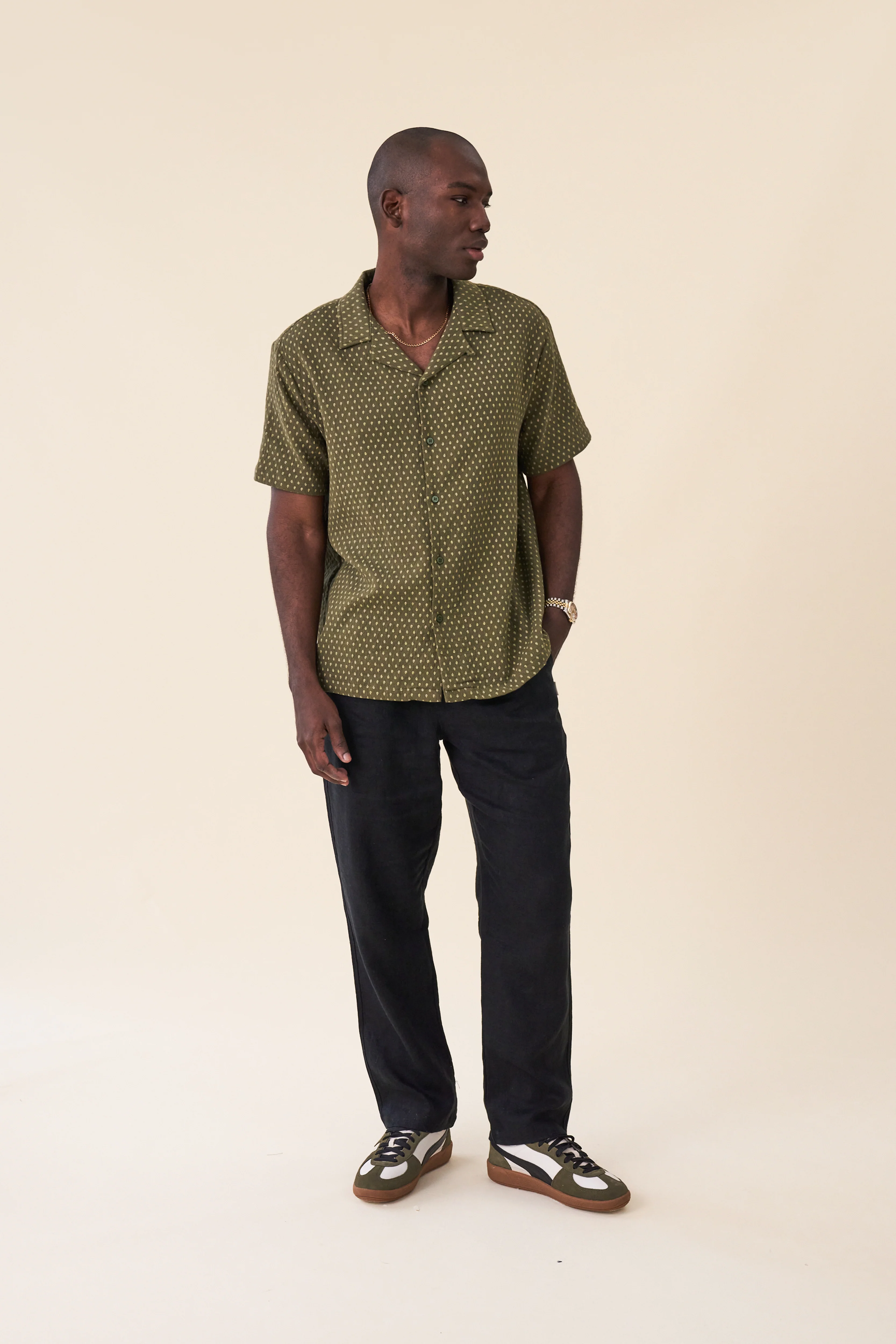 RELAXED LINEN TROUSERS - BLACK - Image 6