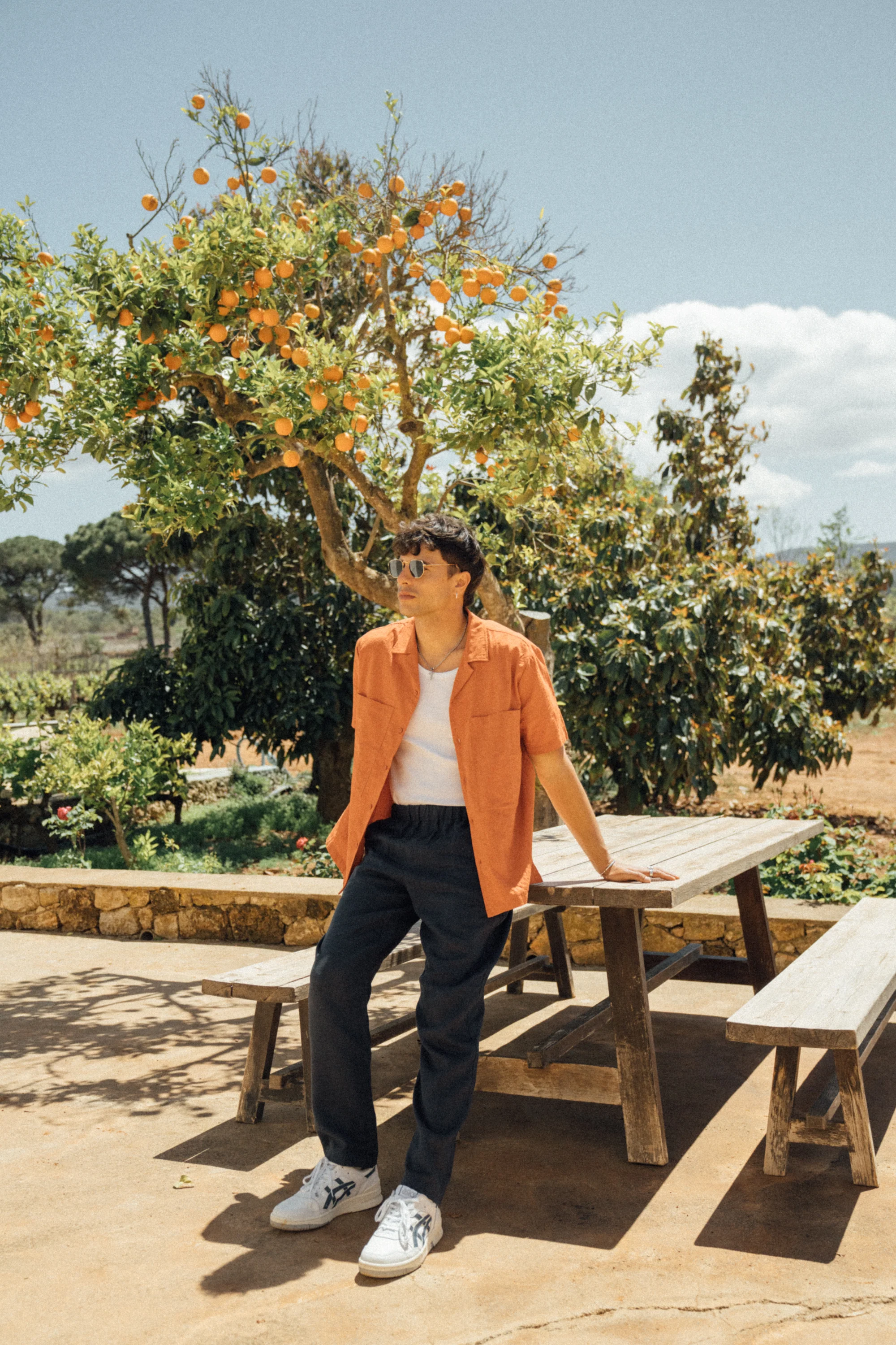 RELAXED LINEN TROUSERS - NAVY - Image 2