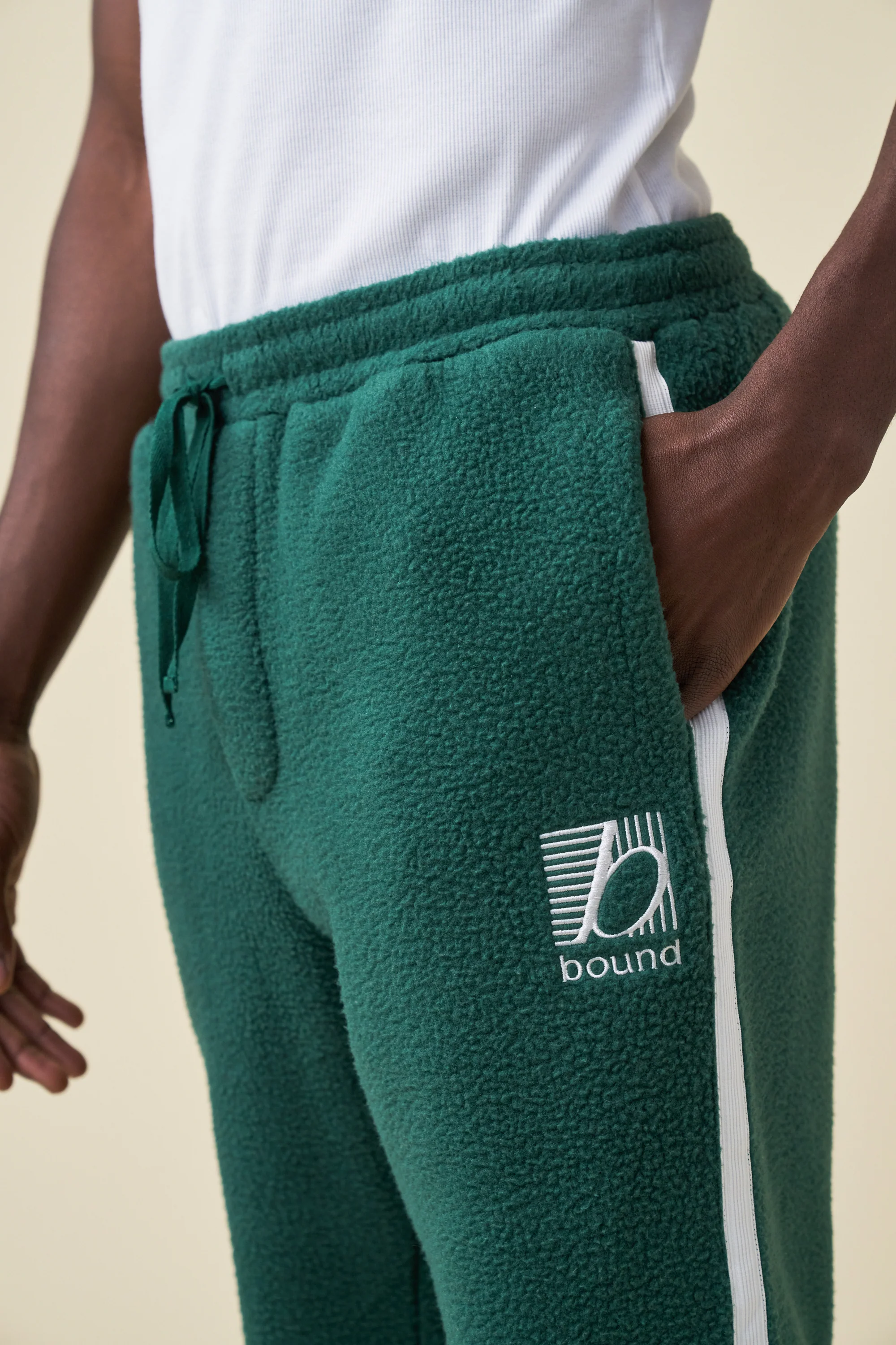 REVERSE FLEECE GRID STRAIGHT JOGGERS - BOTTLE GREEN - Image 4