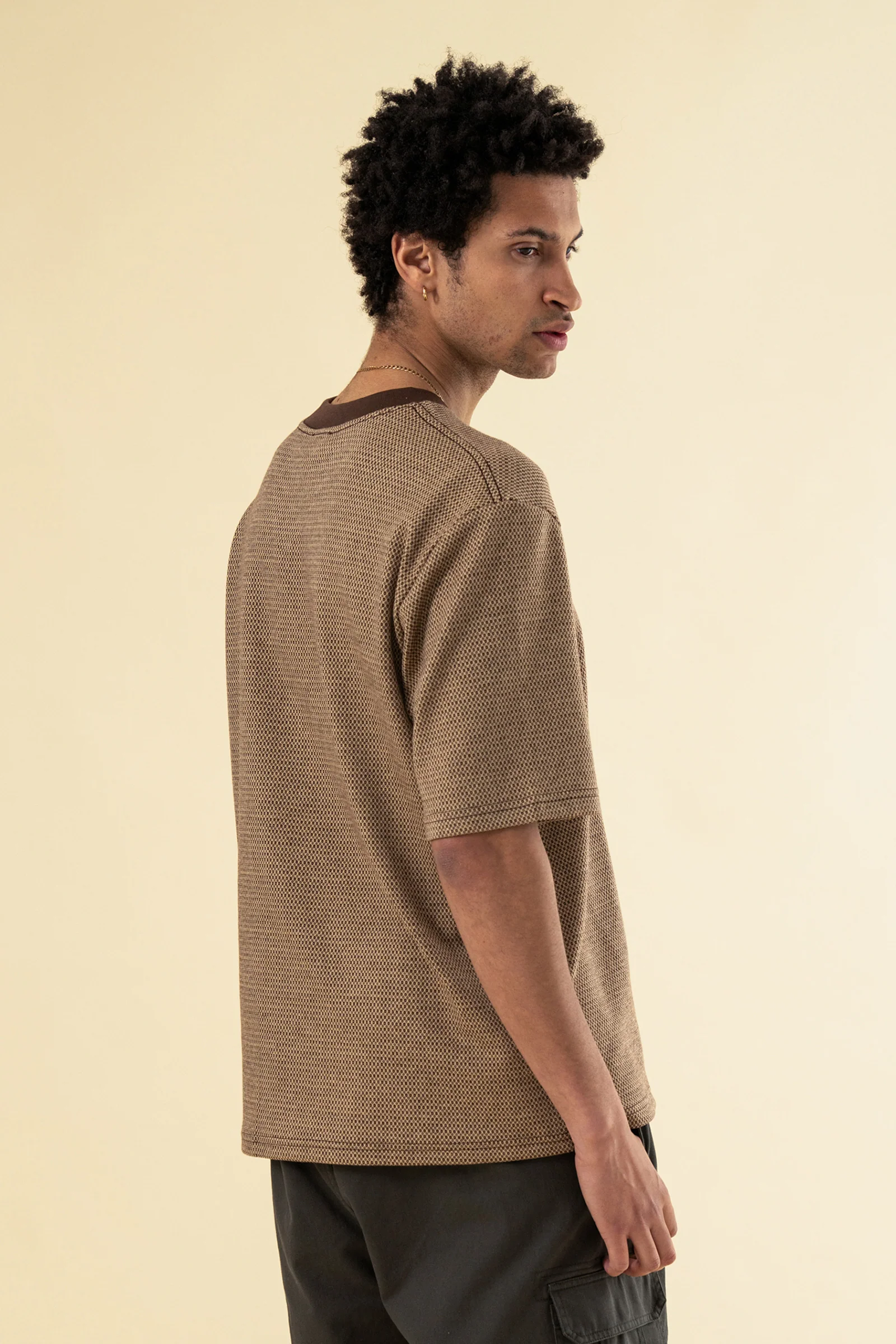SHAPED JACQUARD TEE - BROWN - Image 4