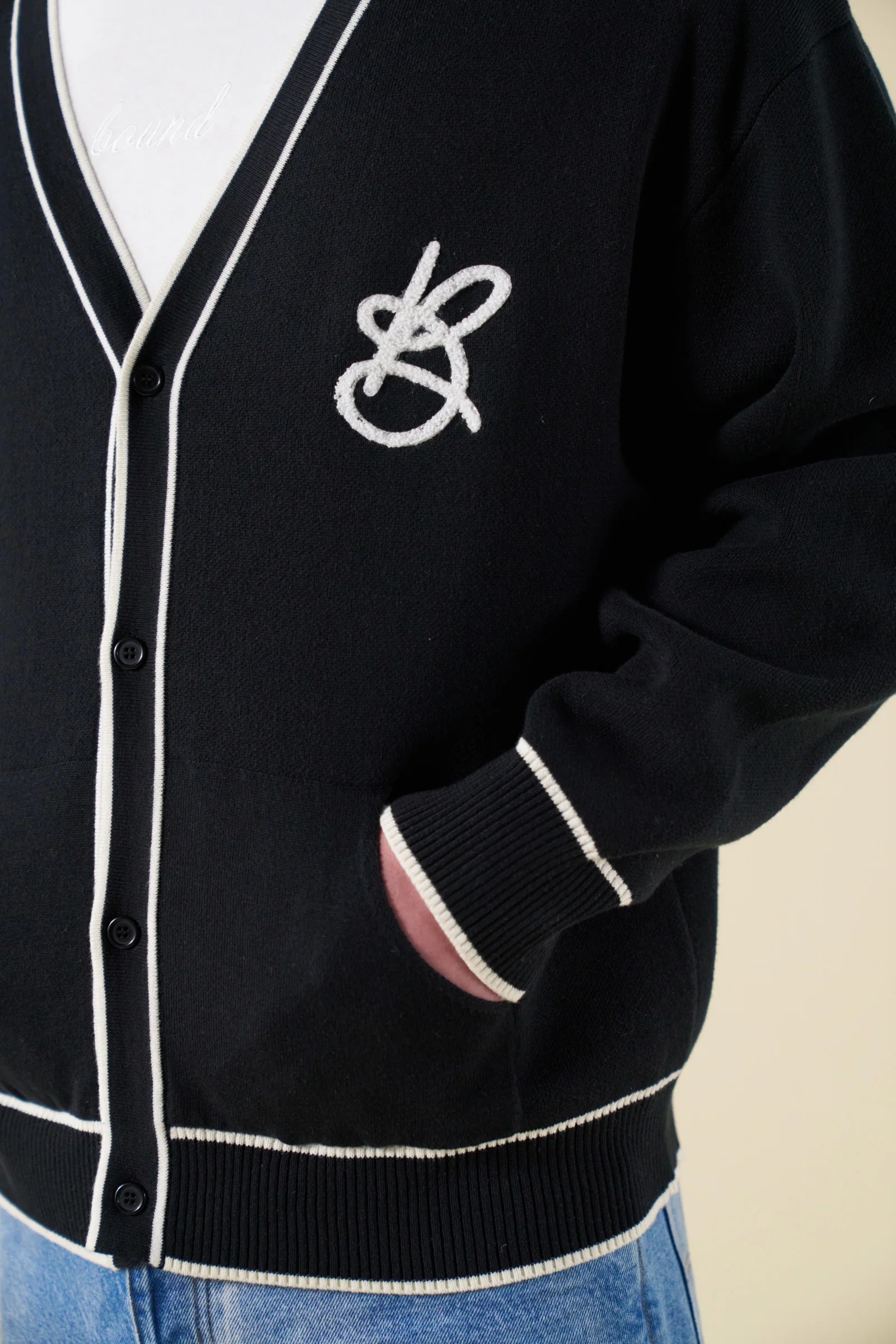 SIGNATURE CHENILLE CARDIGAN - BLACK - Image 5