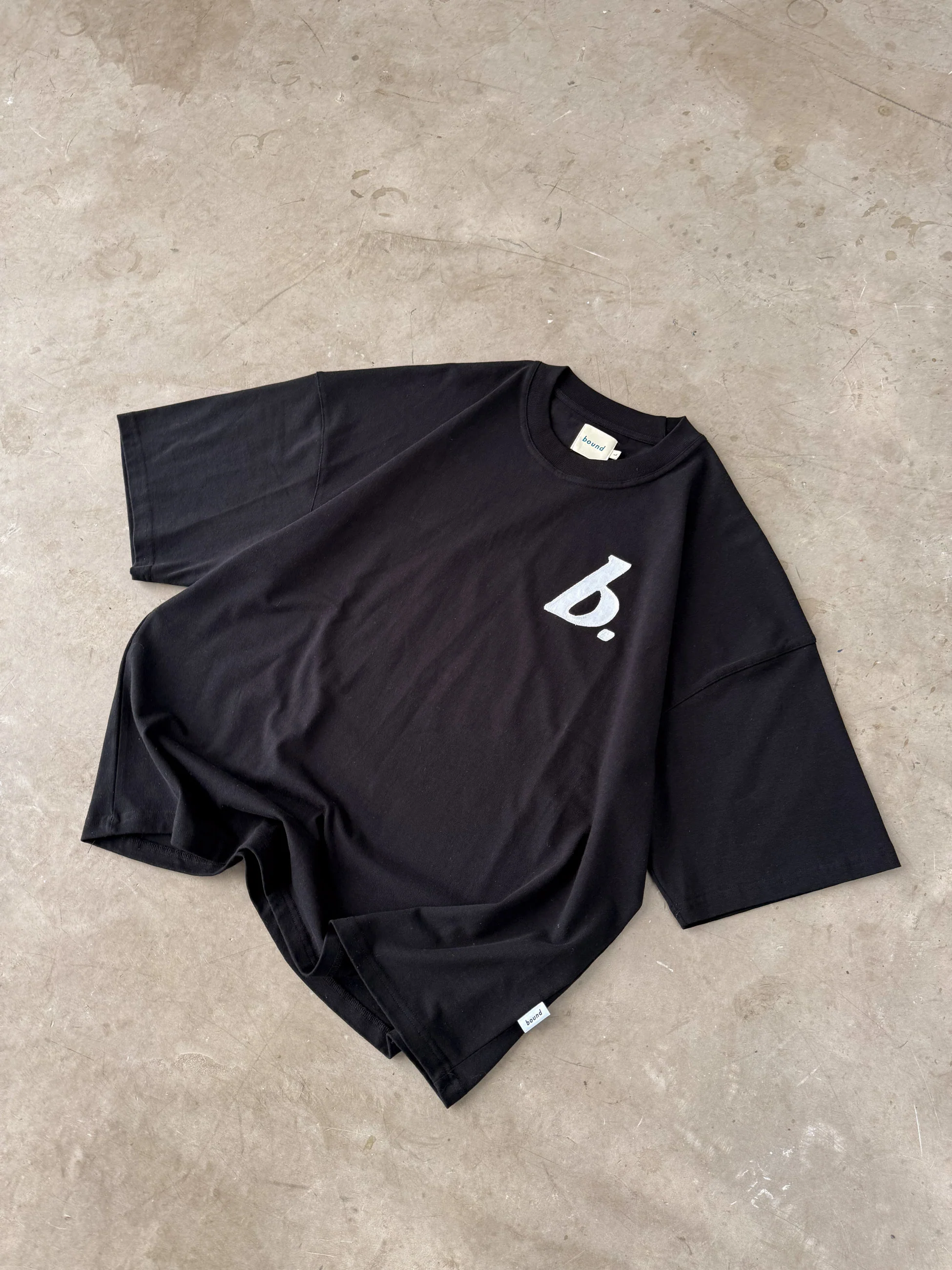 STAMP BOXY TEE - BLACK - Image 6