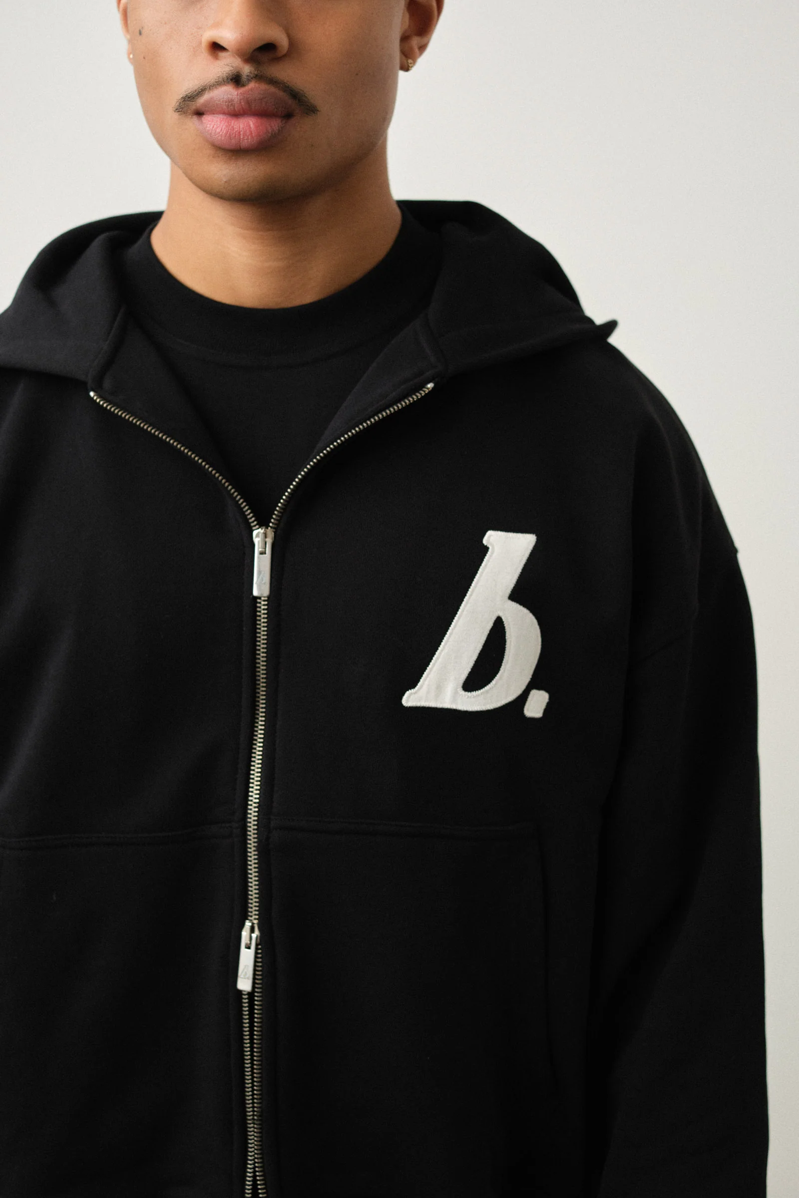STAMP ZIP-UP HOODIE - BLACK - Image 4