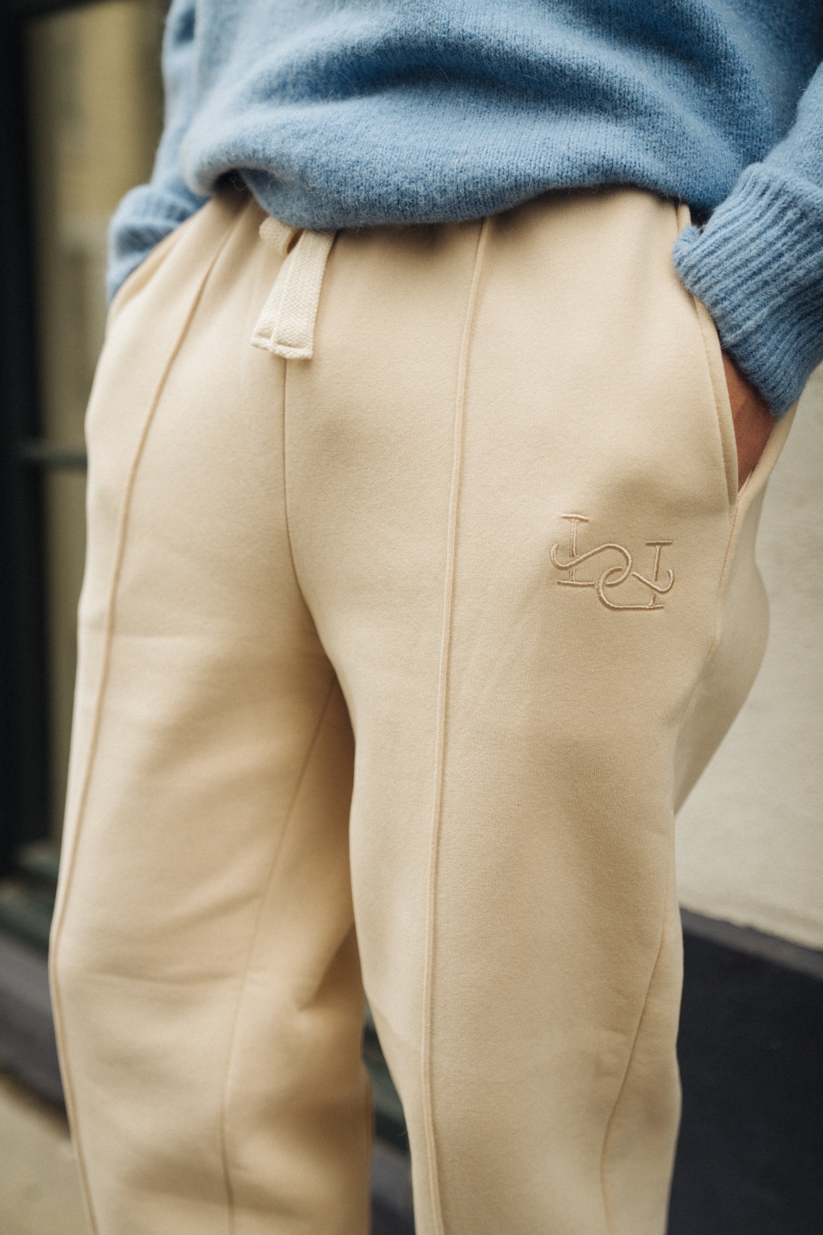 CUFFLESS PLEAT JOGGERS - CREAM - Image 10