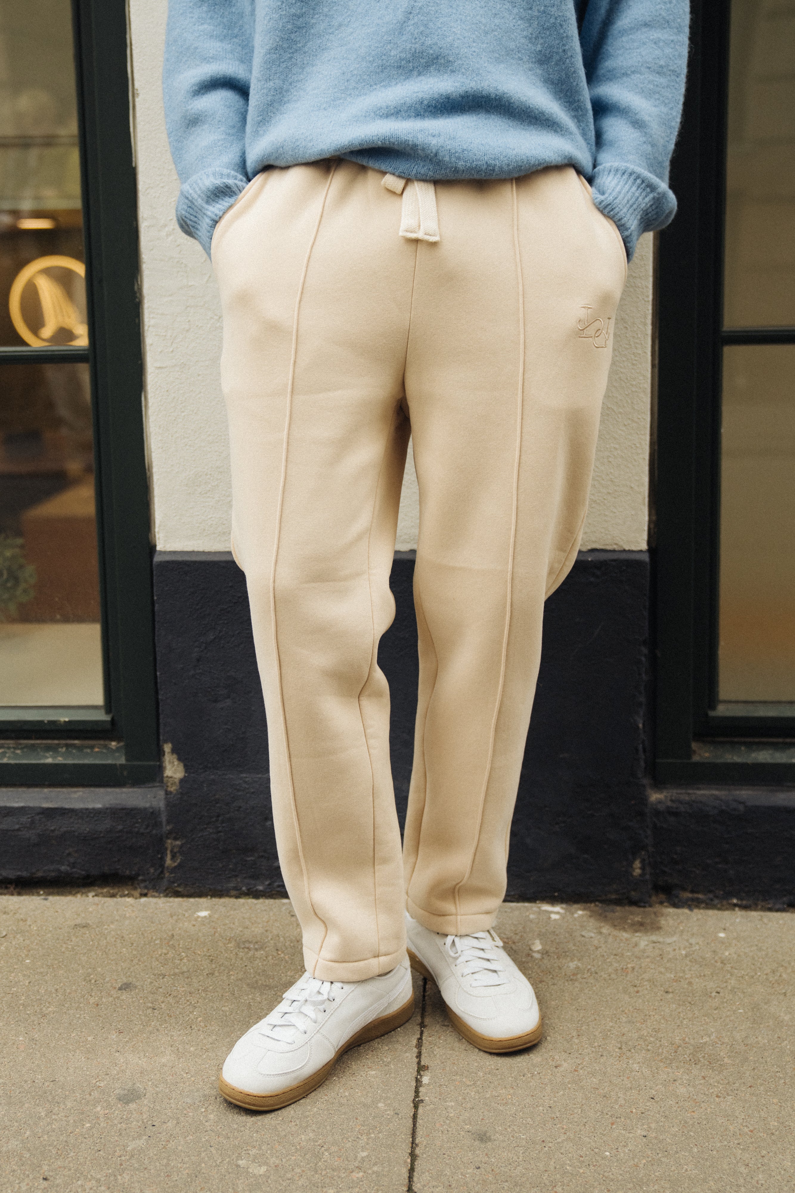 CUFFLESS PLEAT JOGGERS - CREAM - Image 2