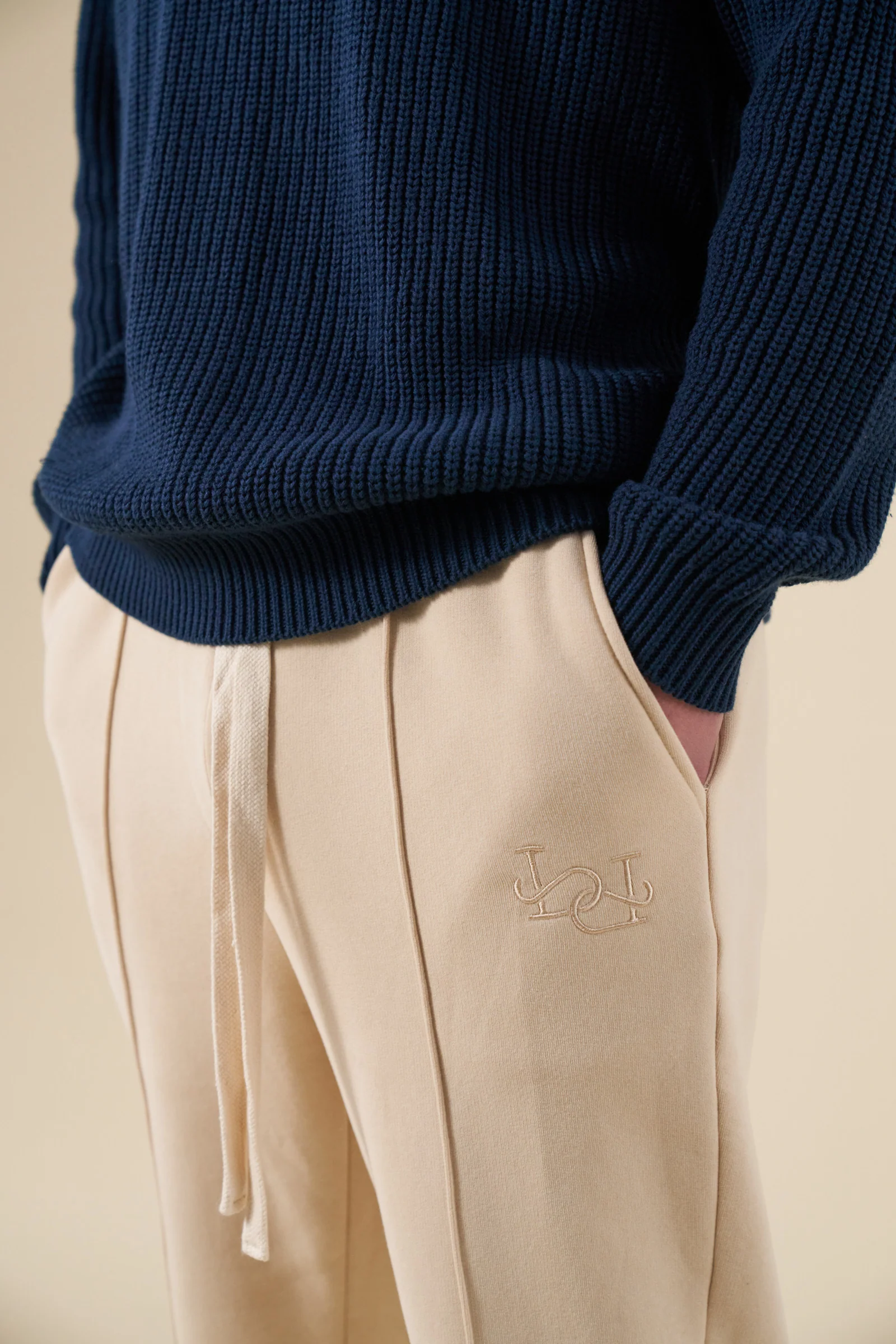 CUFFLESS PLEAT JOGGERS - CREAM - Image 5