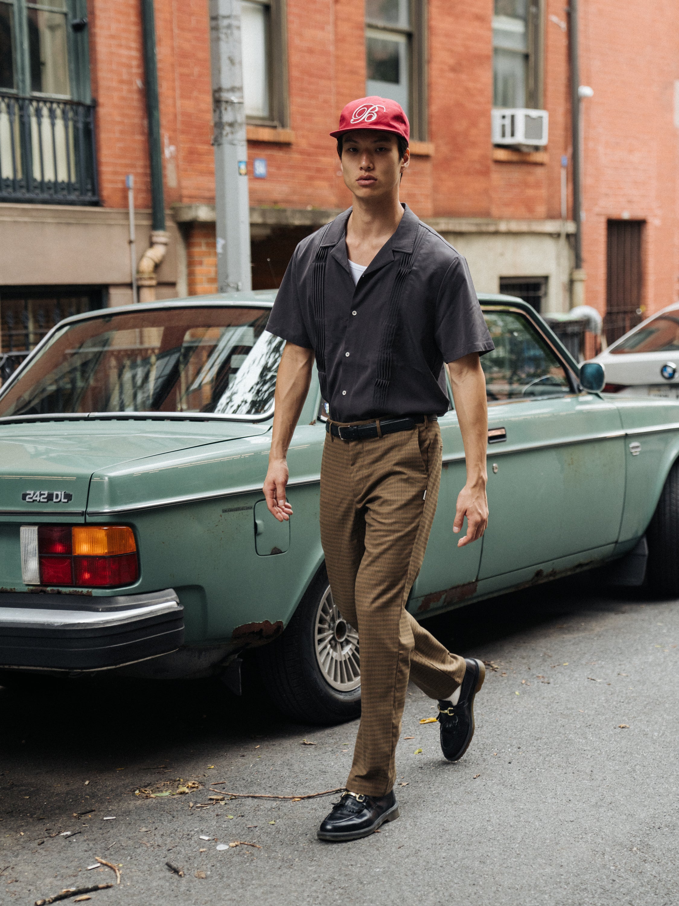 STRIKER PLEATED BOWLING SHIRT - COAL TENCEL - Image 8