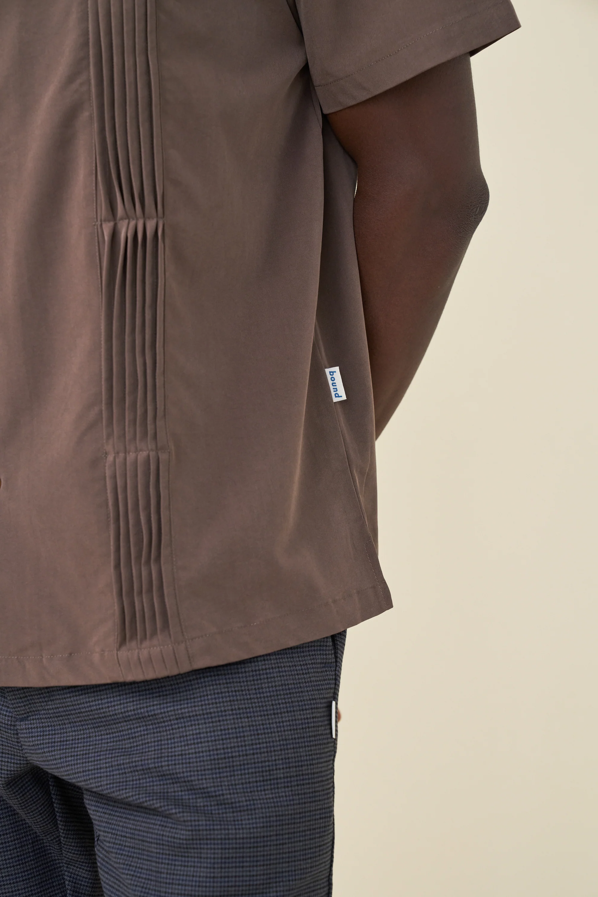 STRIKER PLEATED BOWLING SHIRT - WALNUT TENCEL - Image 6
