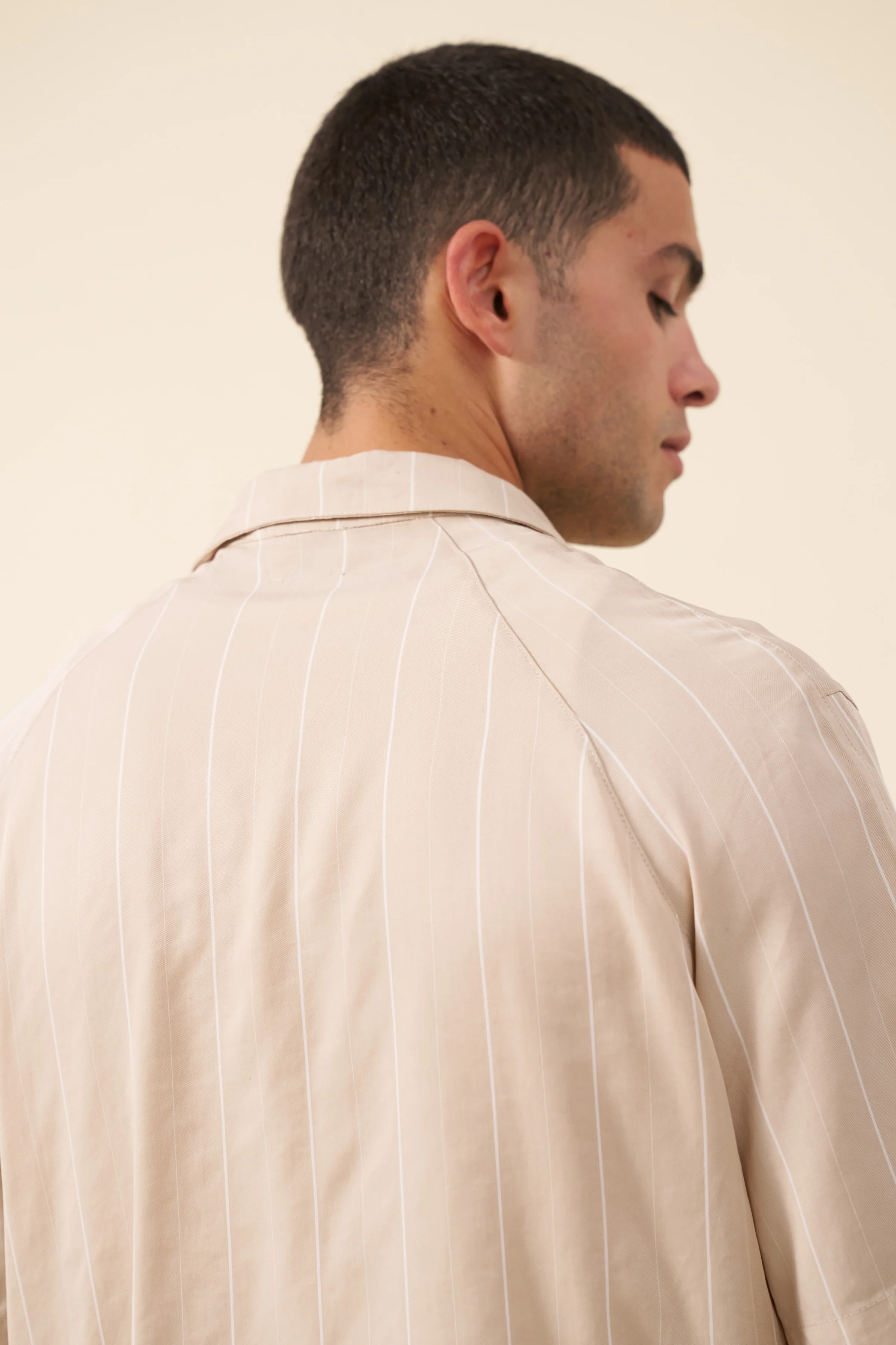 STRIPE TENCEL RAGLAN SHIRT - BEIGE - Image 7