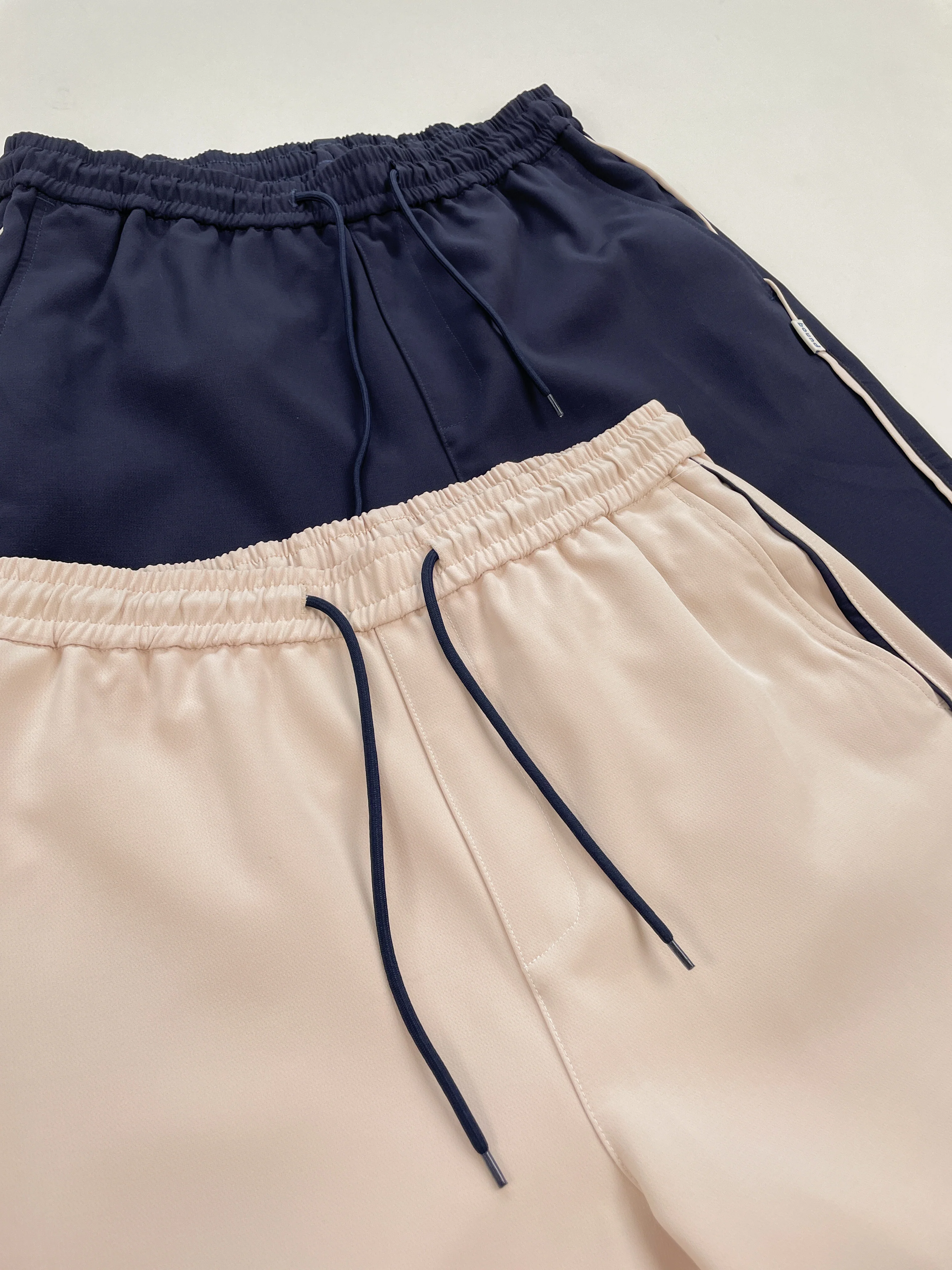 STRIPE TRACK SHORTS - BEIGE / NAVY - Image 10