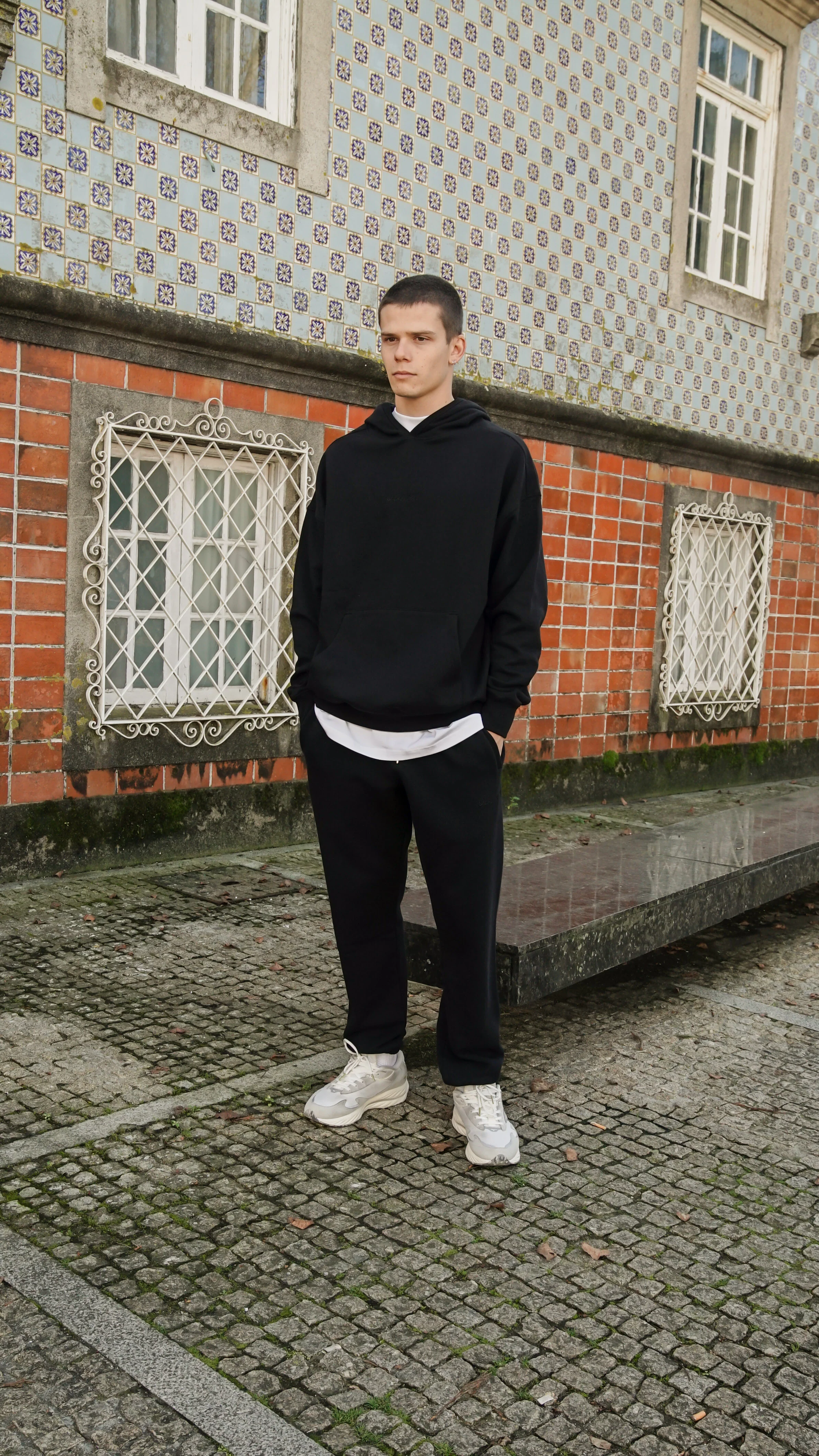 SUSTAIN BLACK HOODIE - Image 3