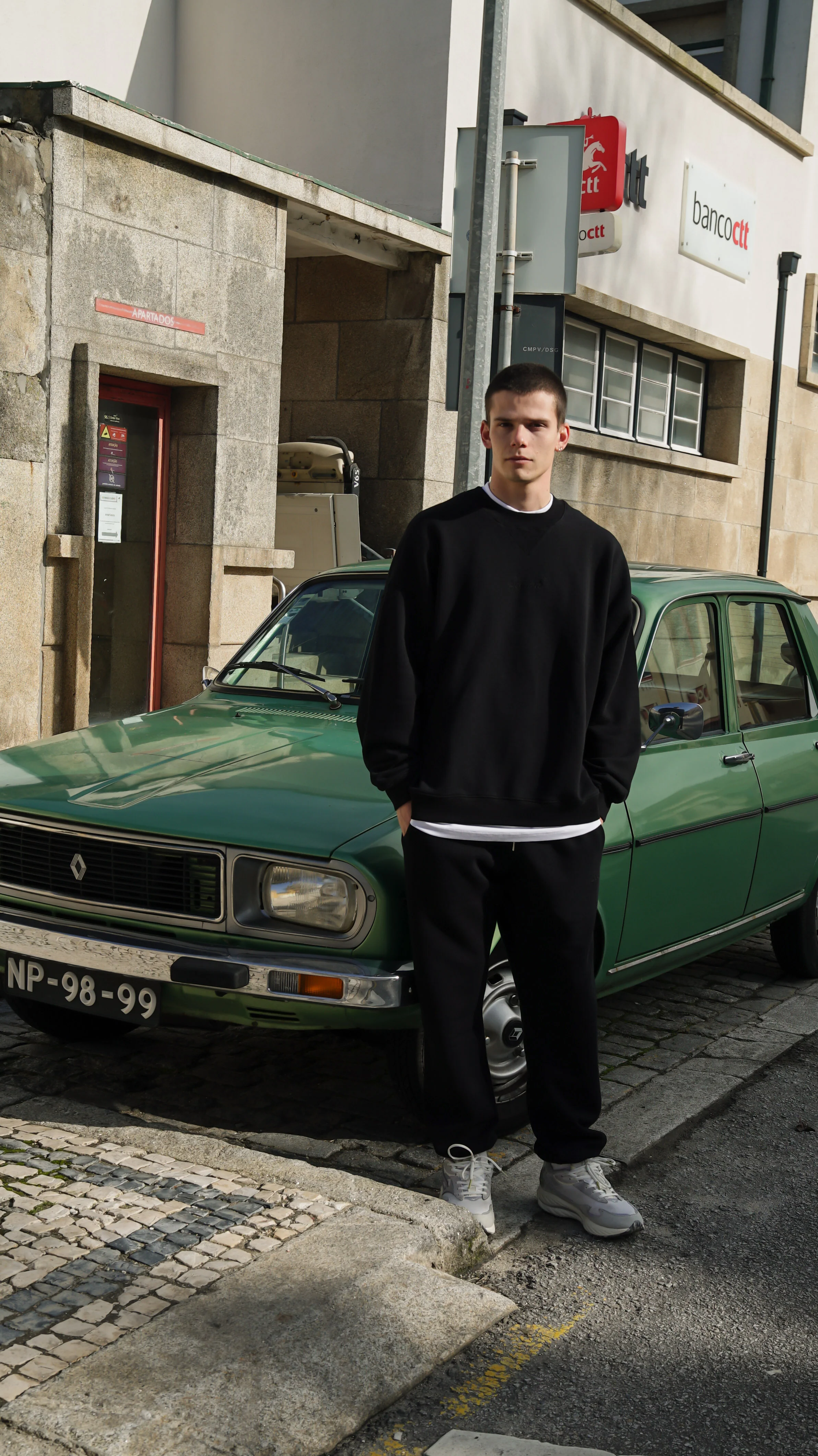 SUSTAIN BLACK SWEATER - Image 7