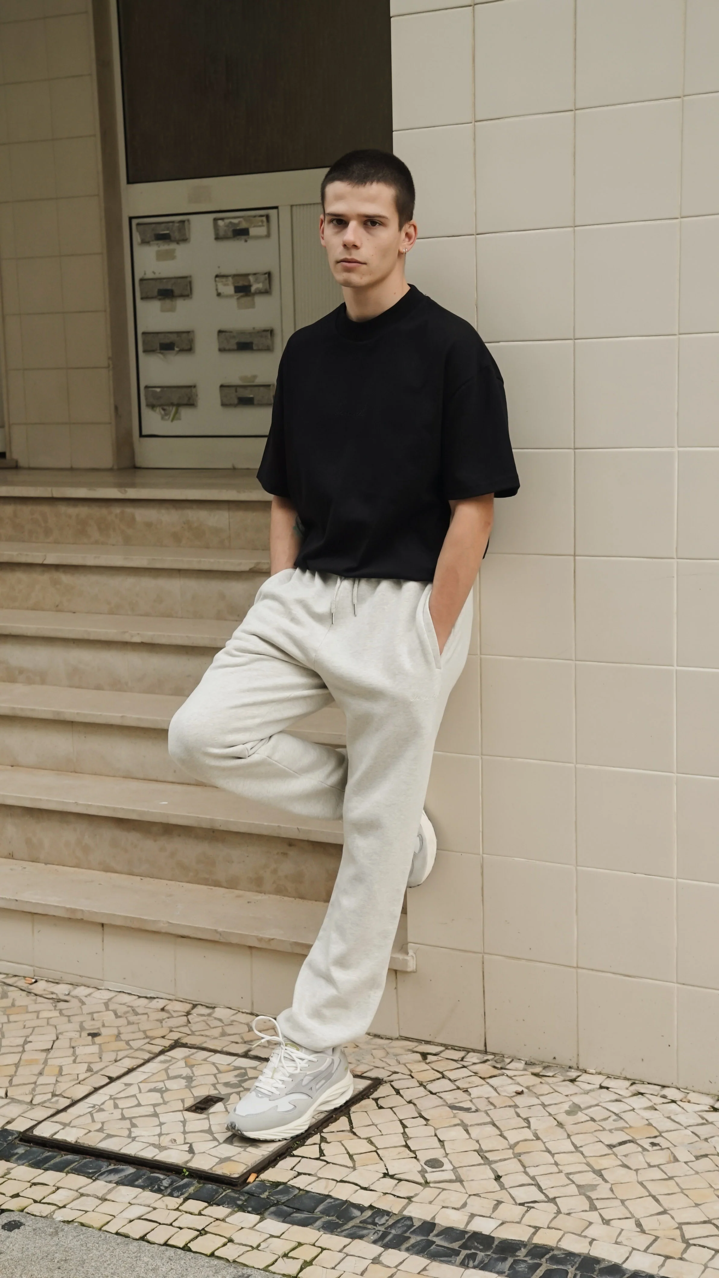 SUSTAIN BLACK TEE - Image 5
