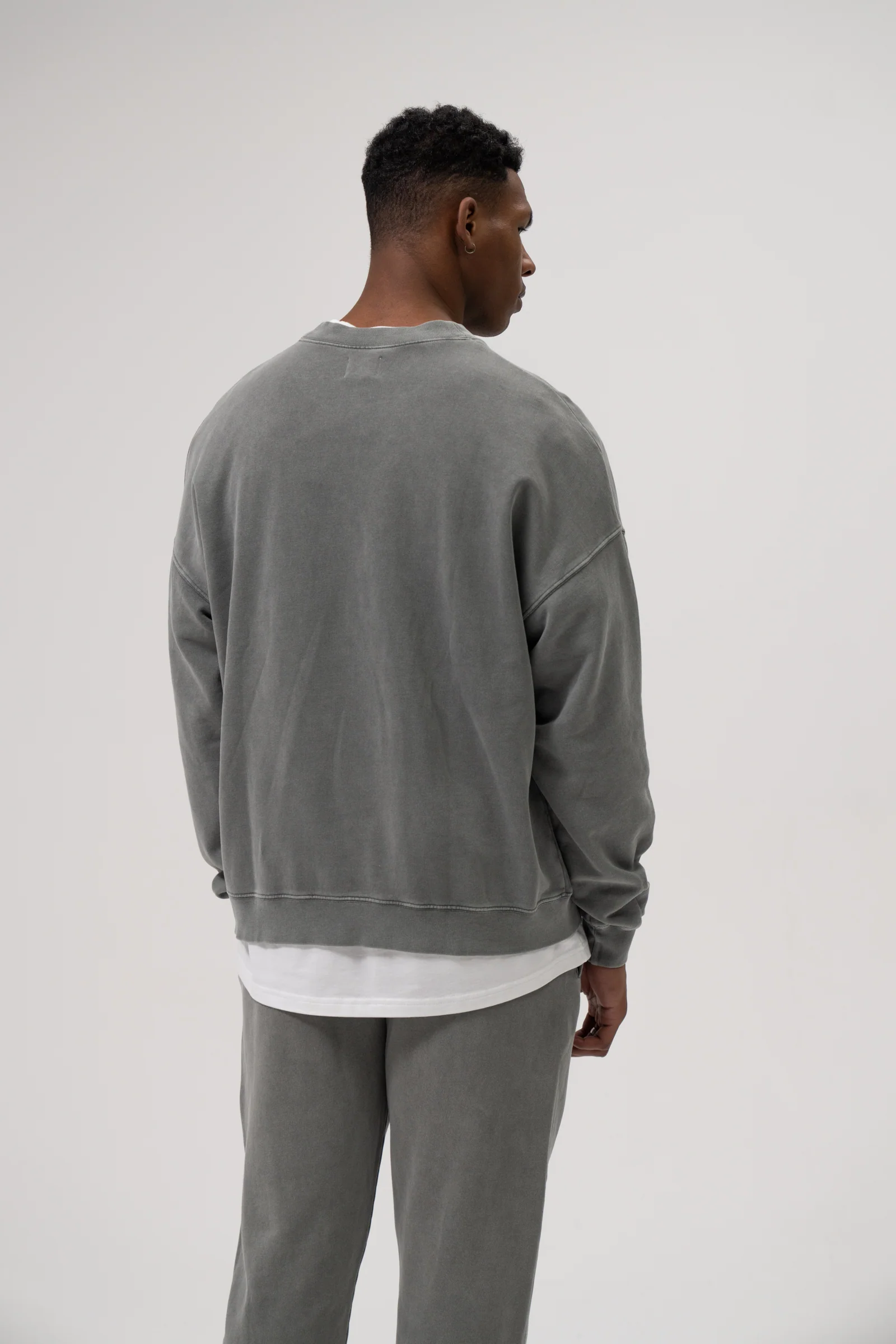 SUSTAIN WASHED GREY SWEATER - Image 3