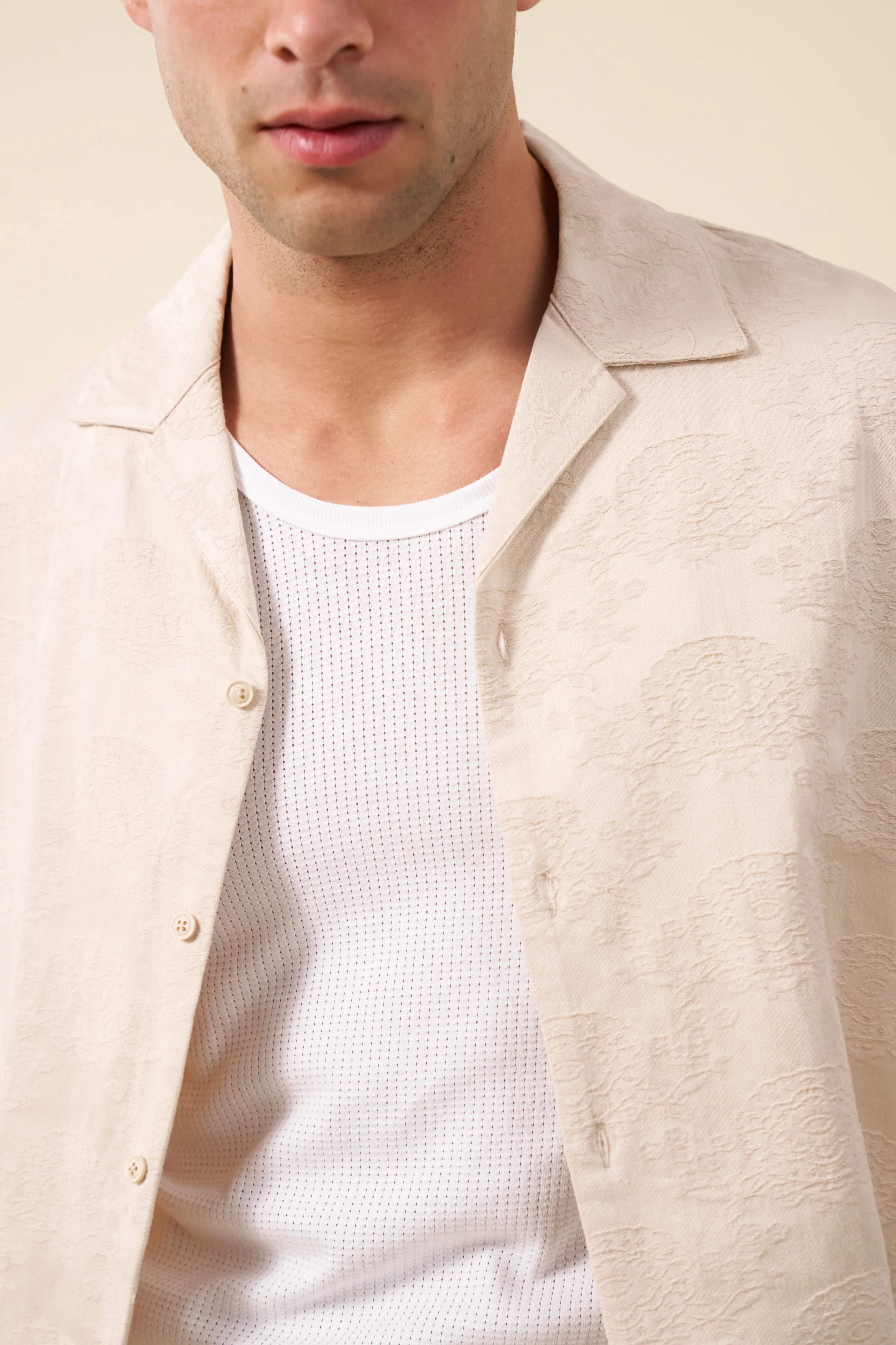 SUSTAIN WHITE CROCHET VEST - 3 PACK - Image 3