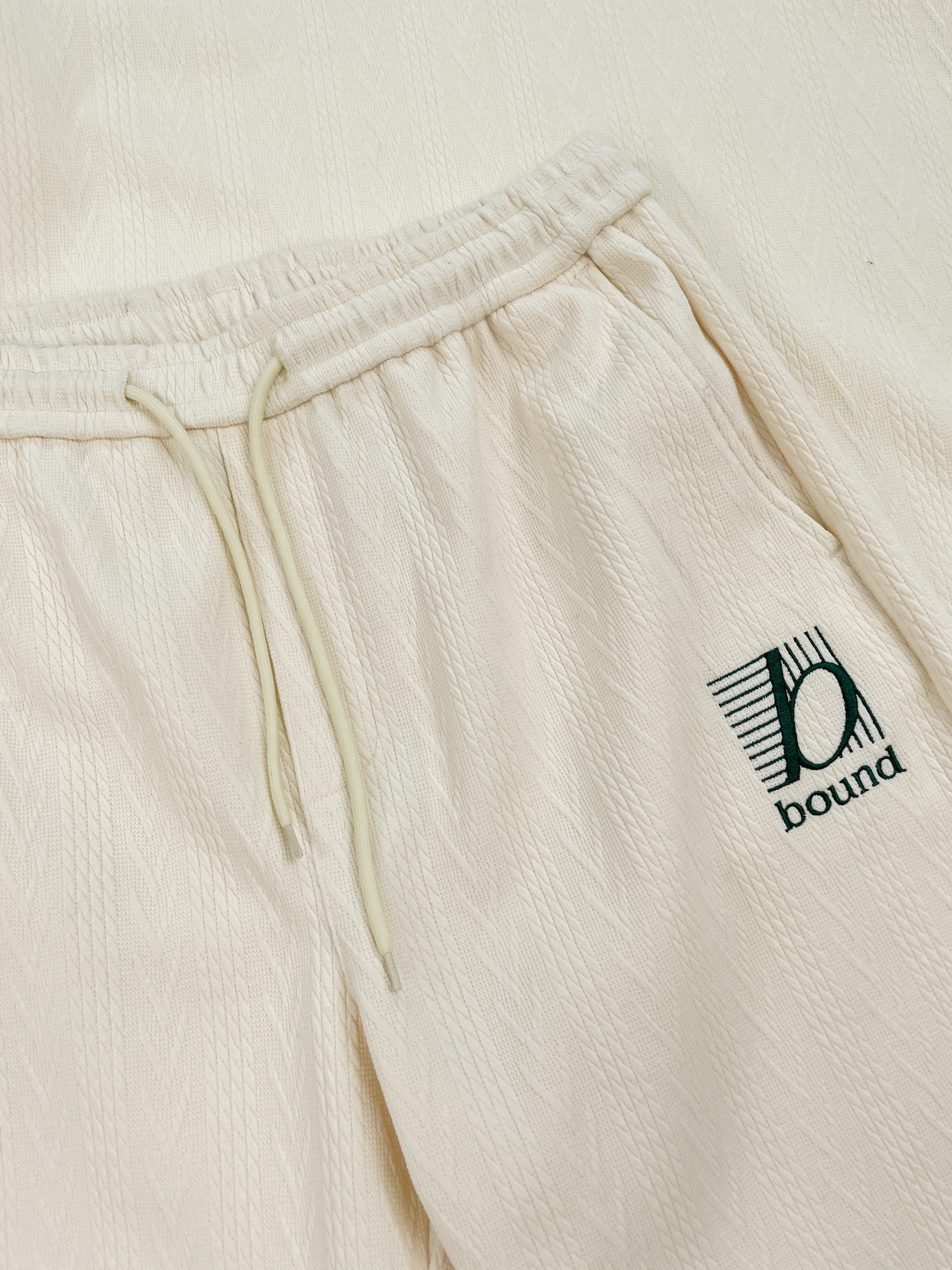 TENNIS CABLE TEXTURE SHORTS - ECRU - Image 12