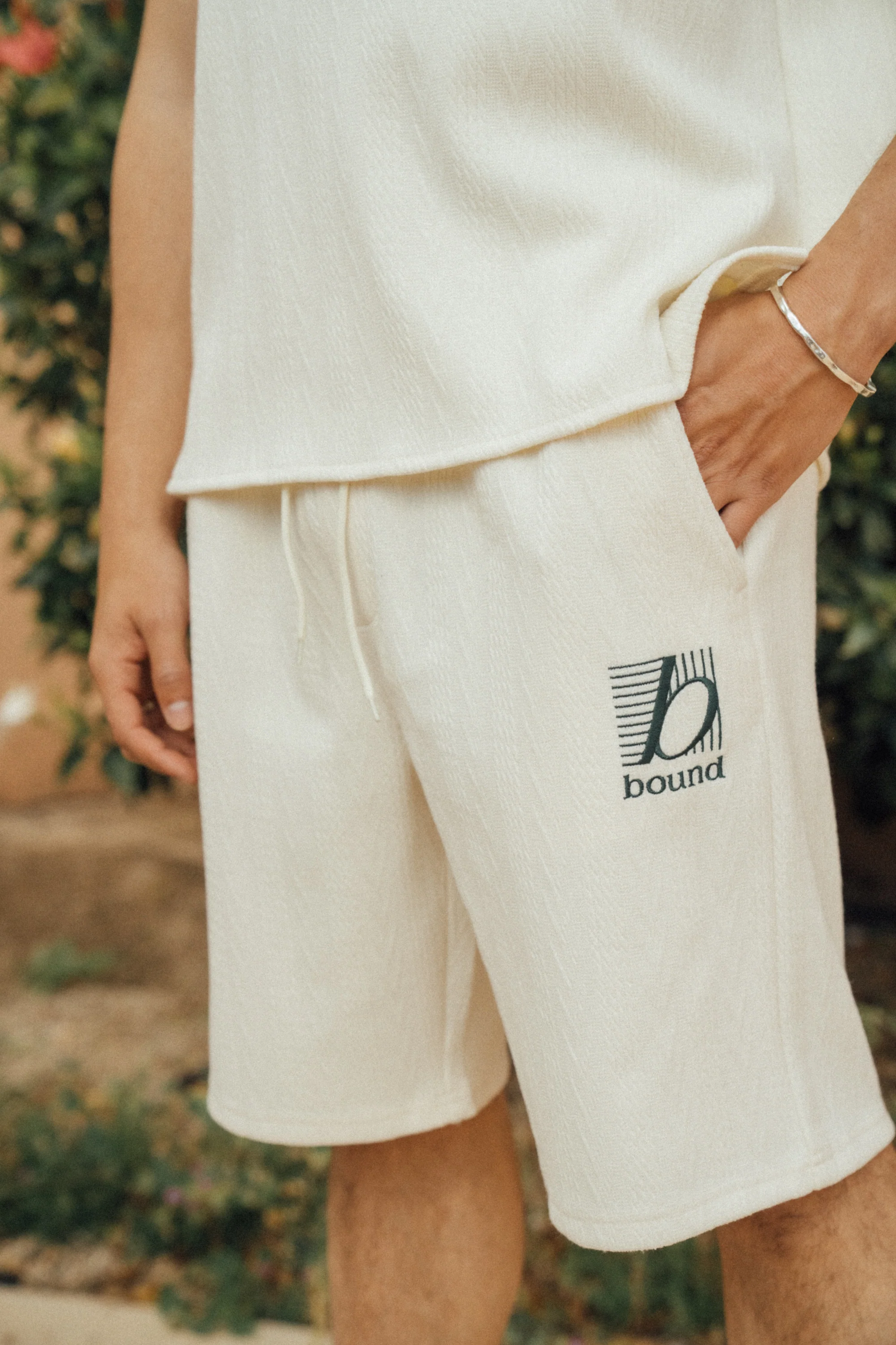TENNIS CABLE TEXTURE SHORTS - ECRU - Image 3