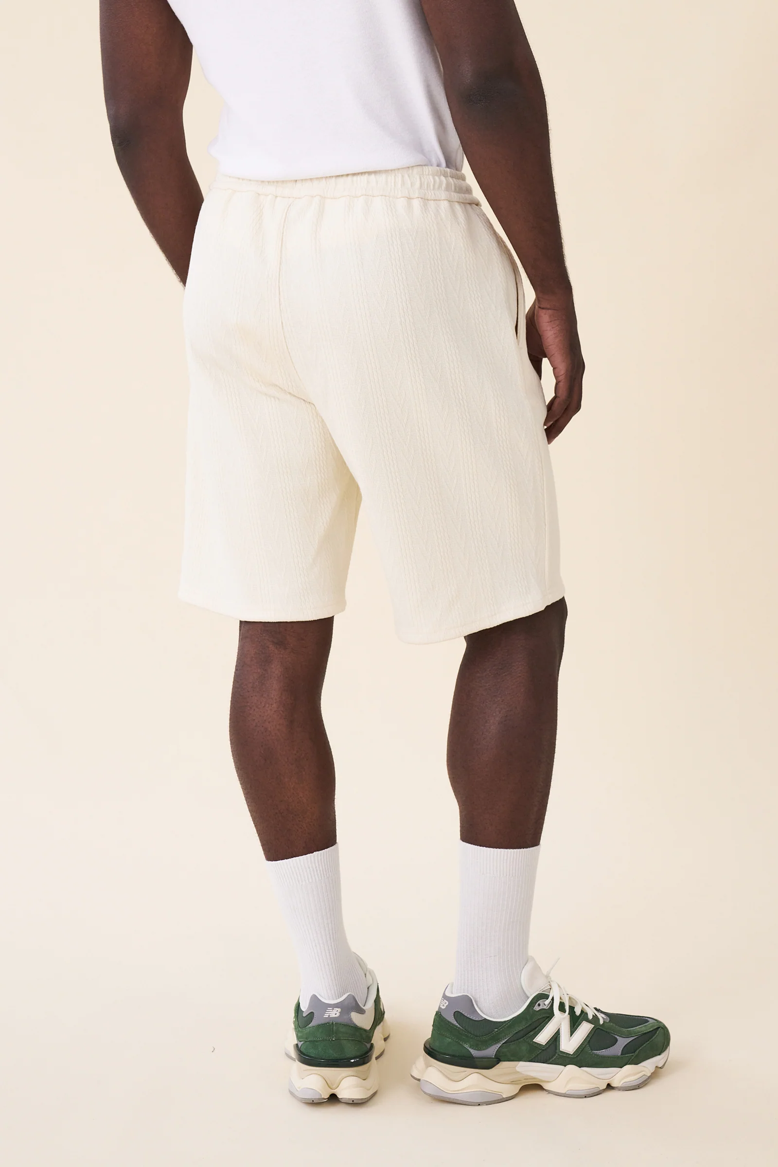 TENNIS CABLE TEXTURE SHORTS - ECRU - Image 5