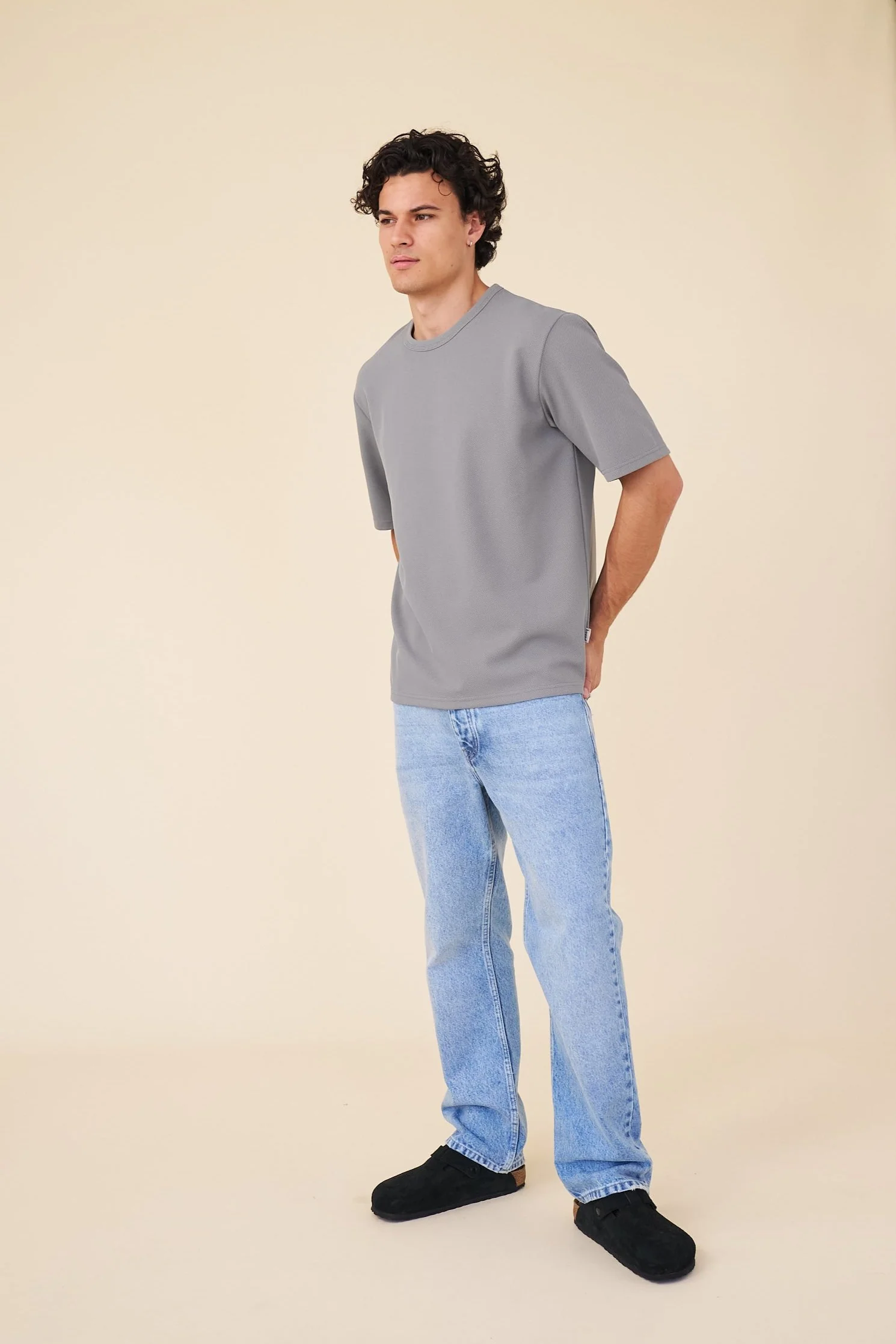 TEXTURED DUTY TEE - CHARCOAL - Image 3