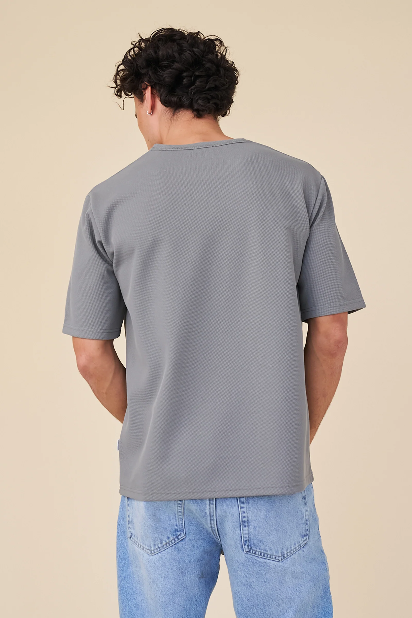 TEXTURED DUTY TEE - CHARCOAL - Image 4