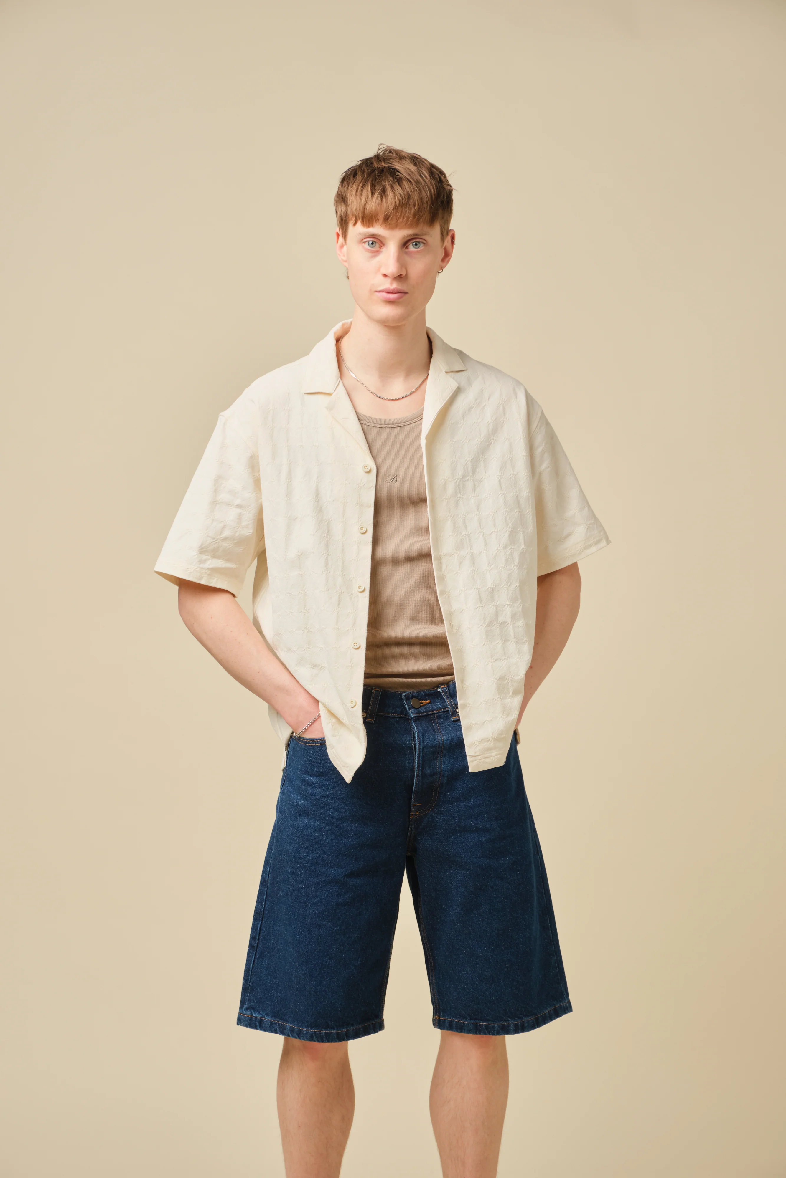 TONAL EMBROIDERY SCRIPT RIBBED VEST - BROWN - Image 2