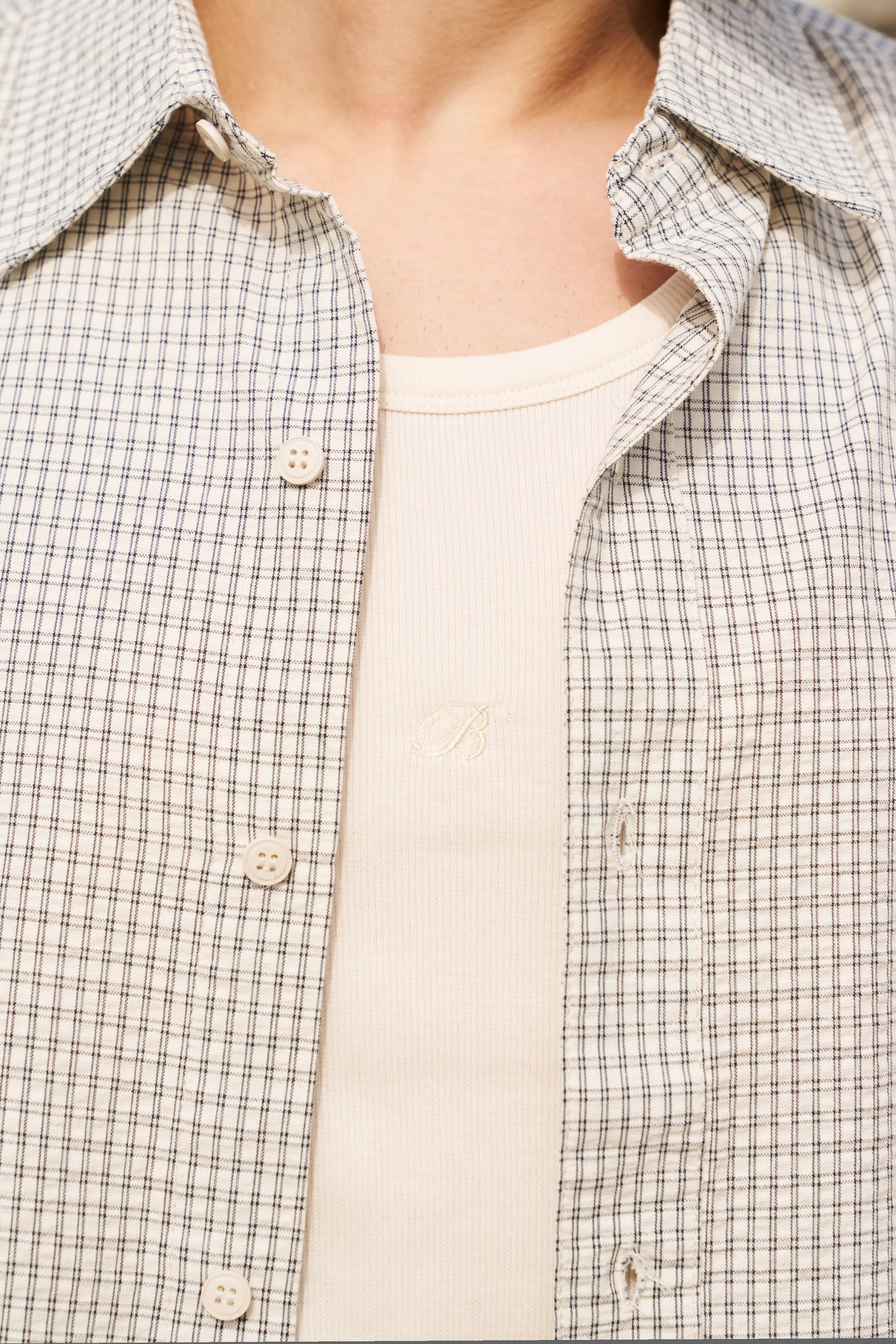 TONAL EMBROIDERY SCRIPT RIBBED VEST - ECRU - Image 3