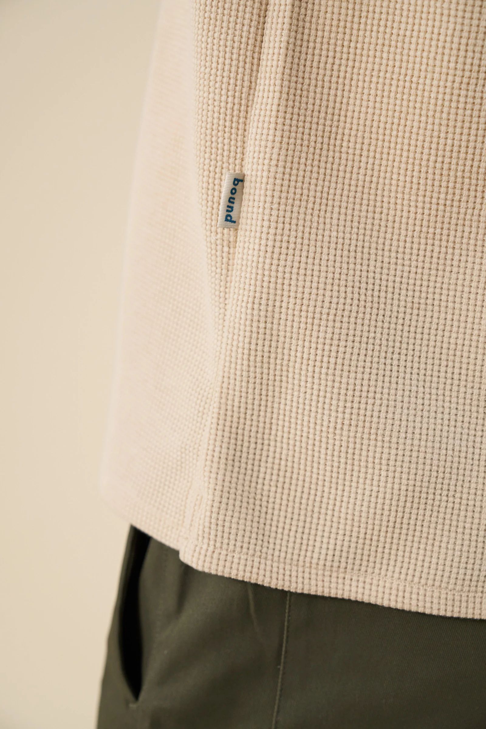 WAFFLE WOVEN POLO - BEIGE - Image 6