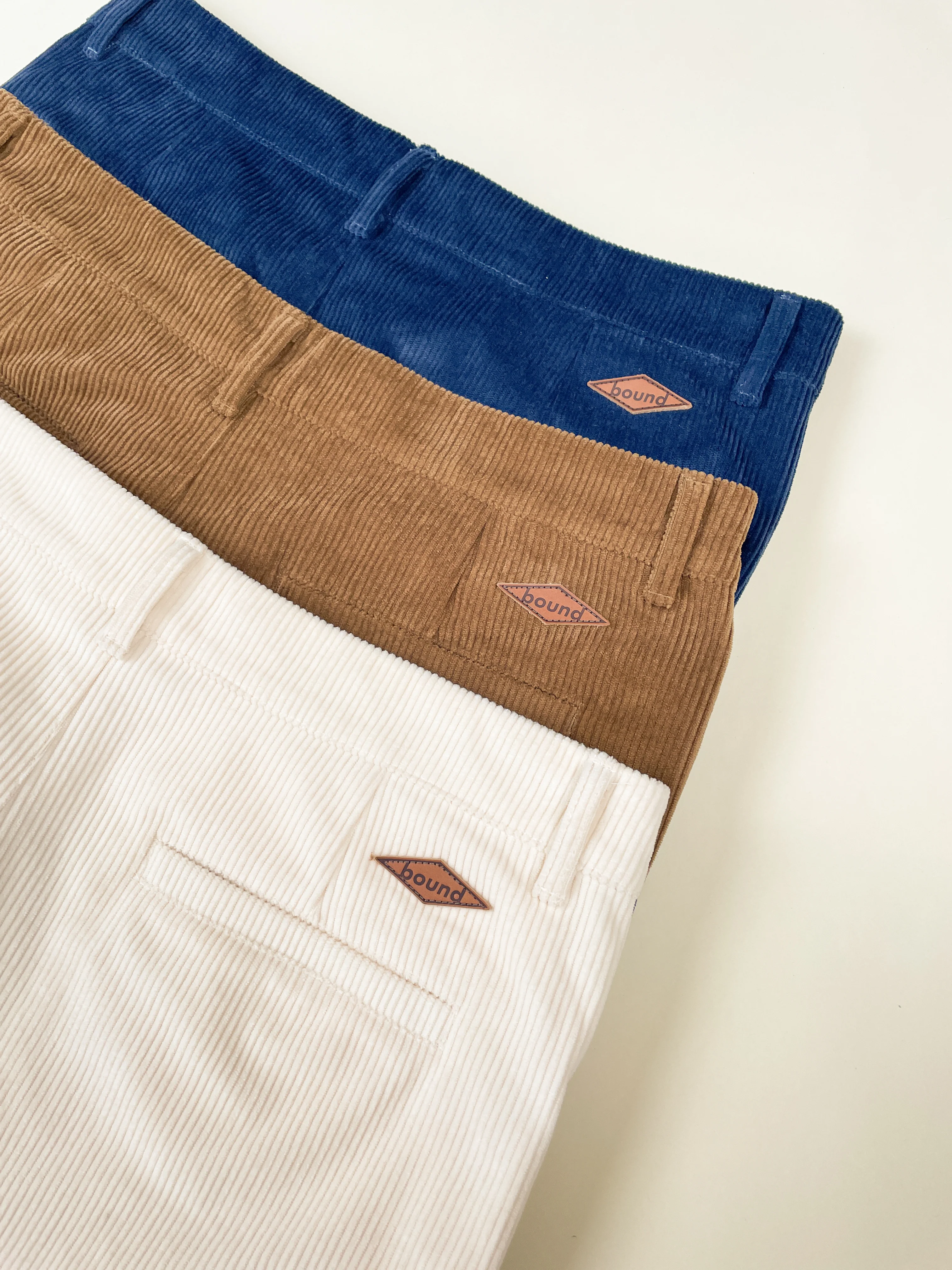 RELAXED CORDUROY TROUSER - PECAN BROWN - Image 11