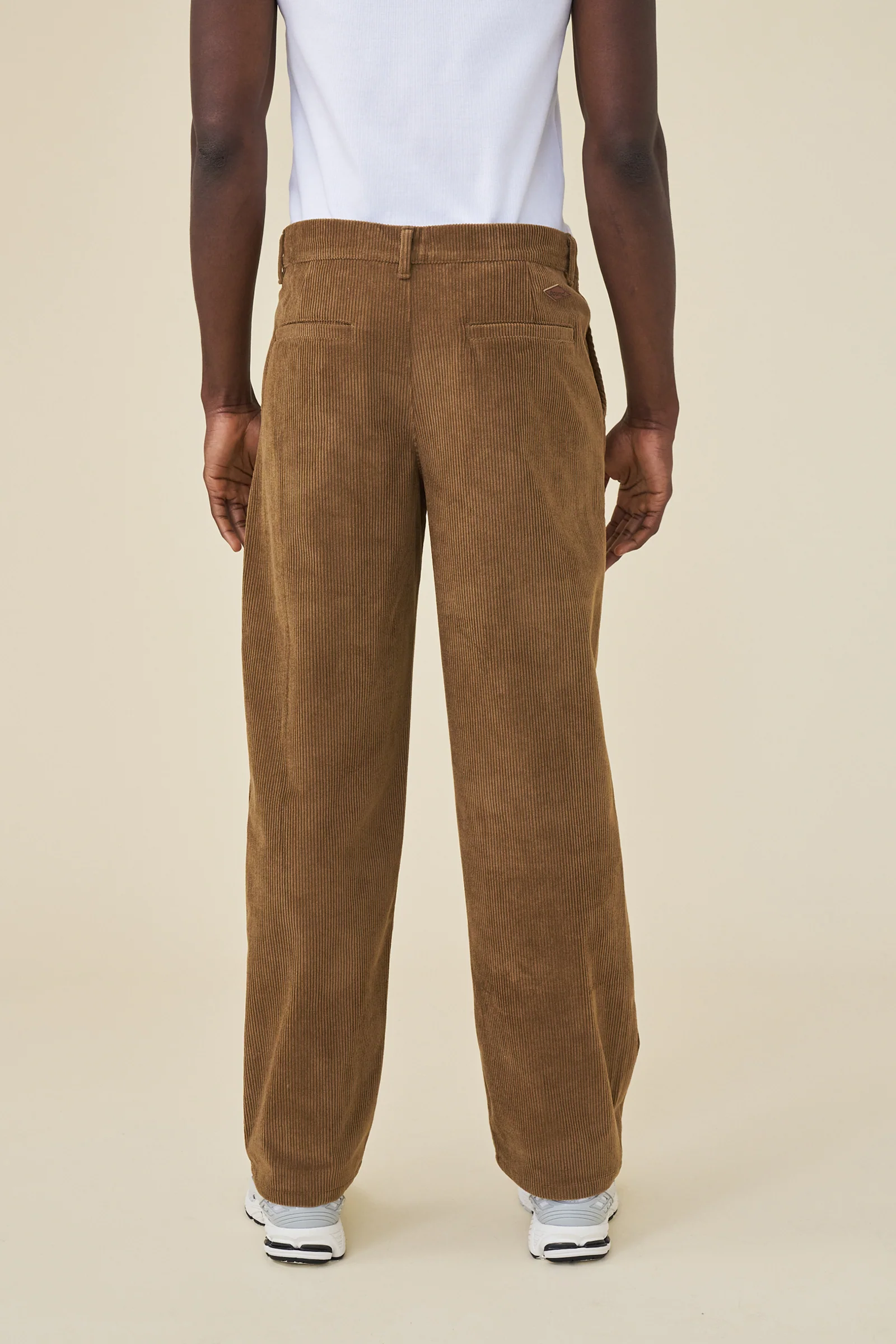 RELAXED CORDUROY TROUSER - PECAN BROWN - Image 2