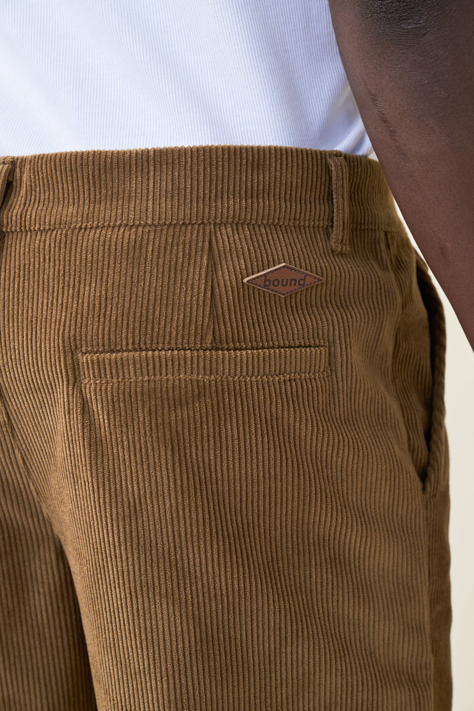 RELAXED CORDUROY TROUSER - PECAN BROWN - Image 6