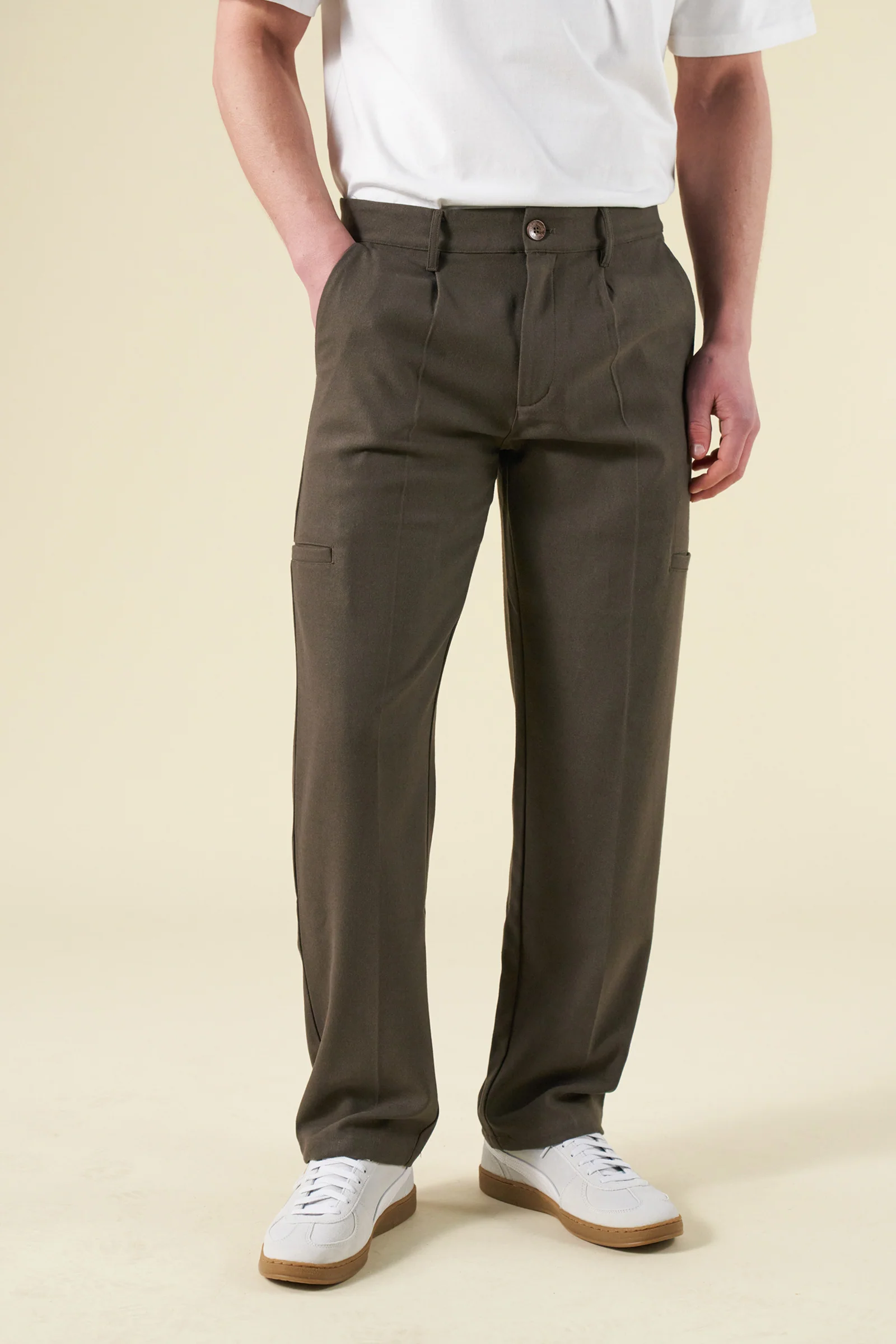 TAPERED CASUAL TROUSER - BROWN
